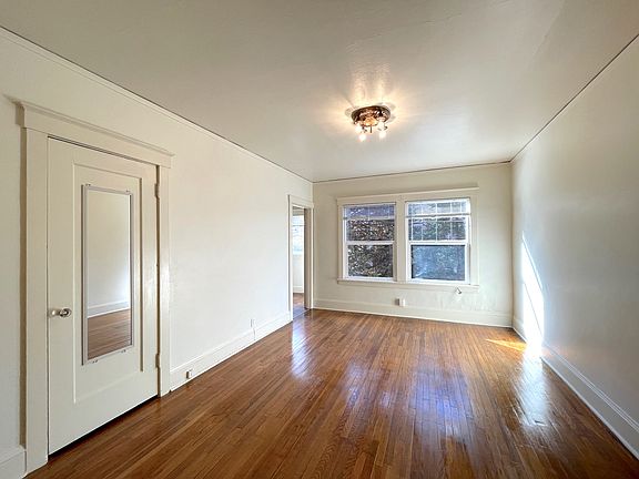3rd image of 2949 SE Yamhill St APT 7
