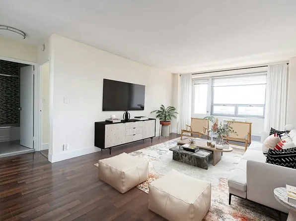 10440 Queens Blvd, Forest Hills, NY