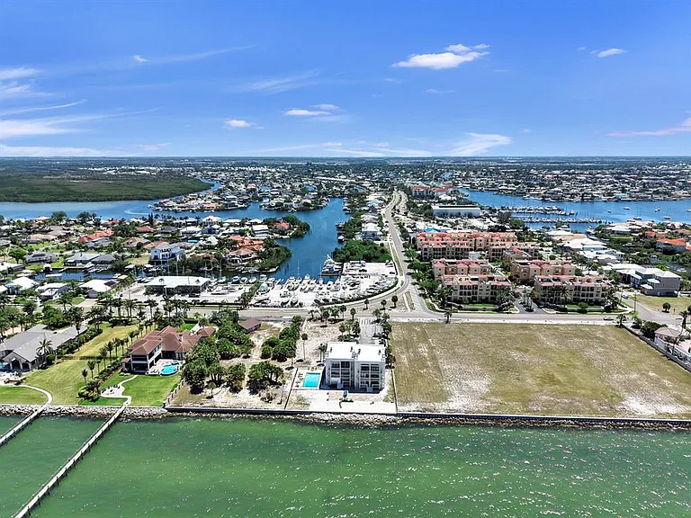 6504 Surfside Blvd #4 — Photo 3