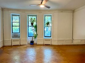 412 8th Ave, Brooklyn, NY