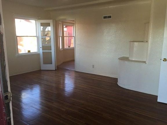3rd image of 300 E Fredricks St #1-2