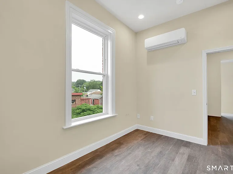 120 E Main St #7 — Photo 6