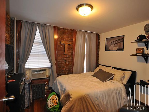 3rd image of 112 E 4th St APT 2