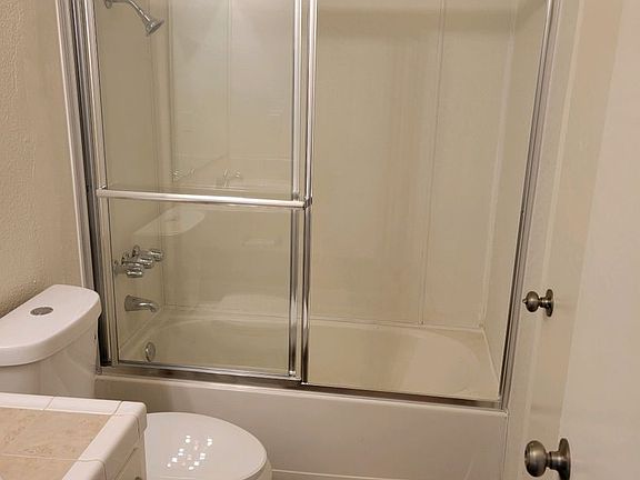 4th image of 1178 Beverly Dr #F