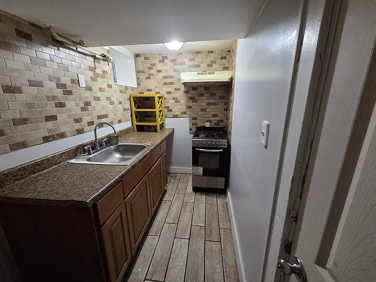 135 Fullerton Ave #5 — Photo 5
