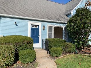 25 Bridle Path Ln, Manchester, CT 06042