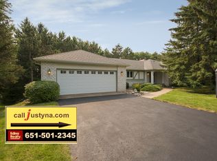 1338 Belmont Dr, Woodbury, MN 55125