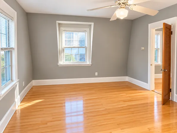 670 E 6th St #3, Boston, MA 02127
