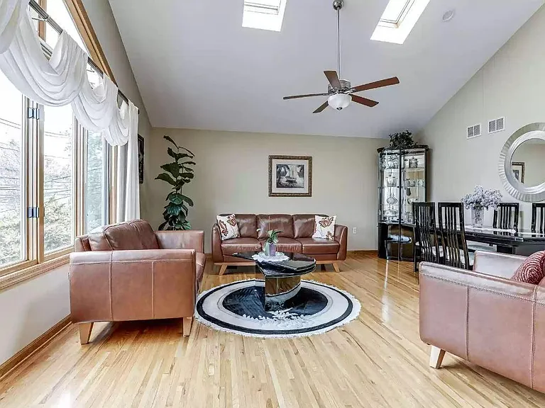 229 Knopf St — Photo 15