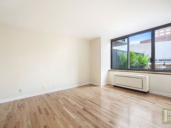 5th image of 1991 Broadway APT 8B