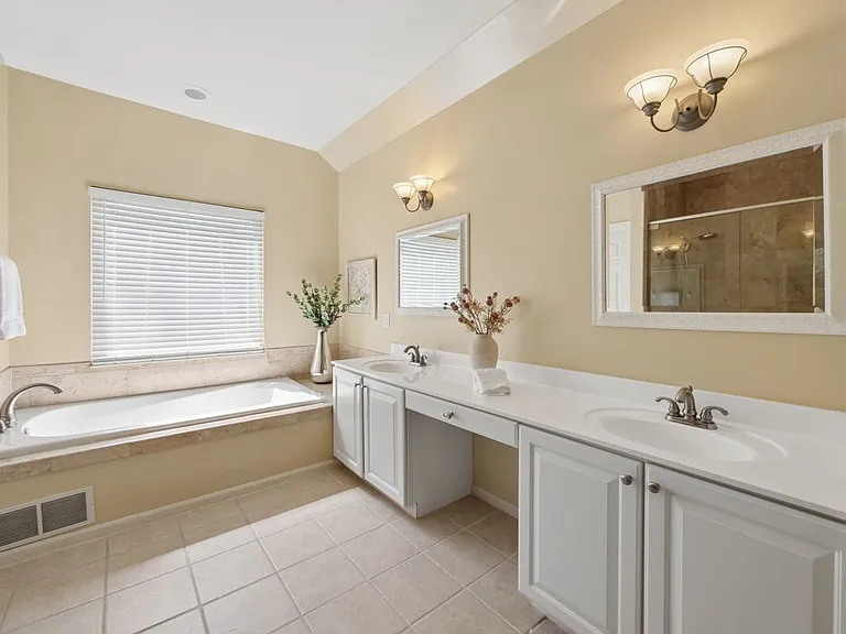 7879 Yellowwood Dr — Photo 7
