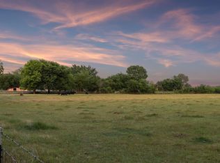 W Clifton St, Pilot Pt, TX 76258