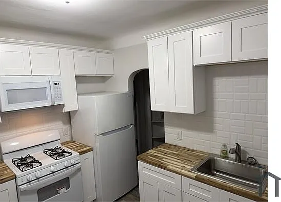 2 bed, 1100 sqft, $1,100 — Photo 1