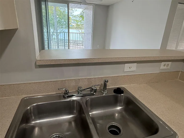 11165 SW 6th St #204 — Photo 21