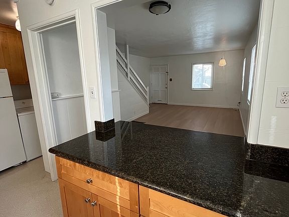 4th image of 6117 Fresno Ave