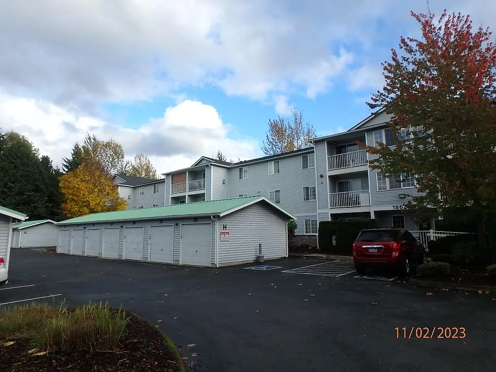 2 bed, 850 sqft, $2,000 — Photo 2