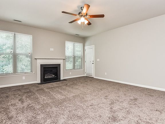 3rd image of 48 Ashby Dr