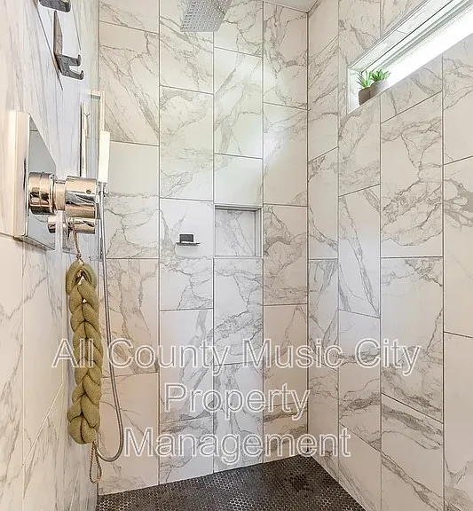 1507B 14th Ave N — Photo 11