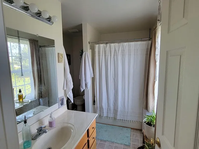 390 Camelot Blvd — Photo 17