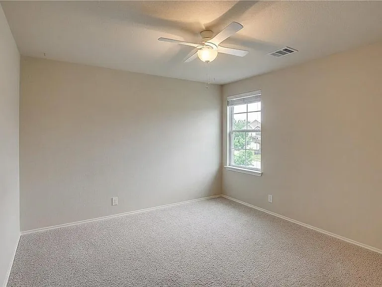 1821 Golden Arrow Ave — Photo 17