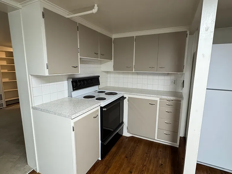 516 S Meldrum St #5 — Photo 6