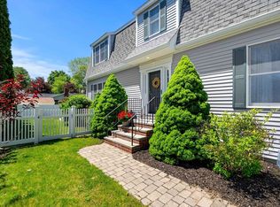 17 Fenmere Ave, Wellesley, MA 02482
