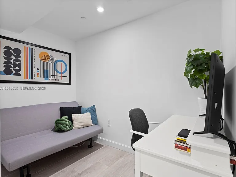 55 SW 9th St #1810 — Photo 9