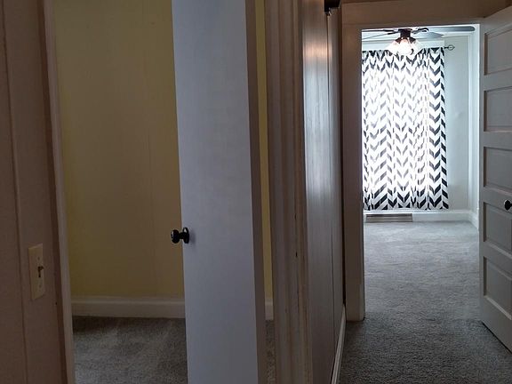 5th image of 411 Putnam Ave