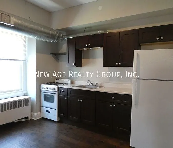 521 S 42nd St #3 — Photo 2