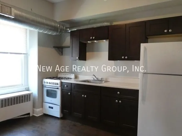 521 S 42nd St Fl 3, Philadelphia, PA 19104