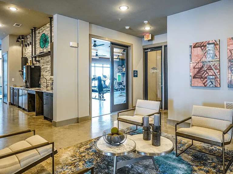 The Grand at Manor Apartments — Photo 27