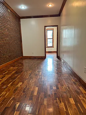 Rented by Ambassador Realty Co | media 8