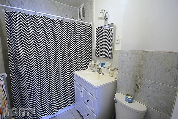 Rented by Mdrn Residential | media 13