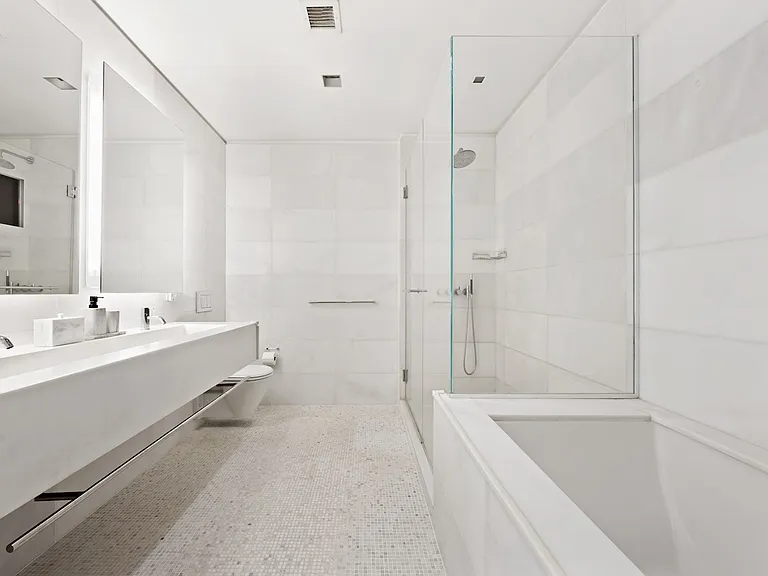 400 E 67th St #20C — Photo 7