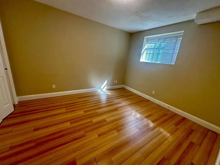 826 Cottonwood Ave — Photo 8