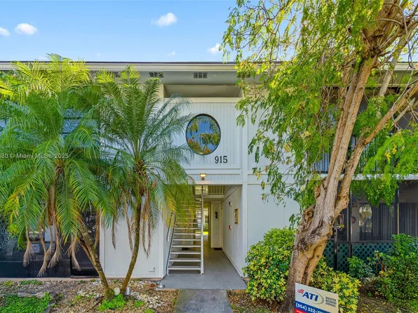 915 NE 199th St #20215, Miami, FL 33179