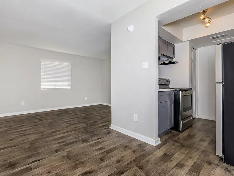 The 910 Apartments — Photo 6
