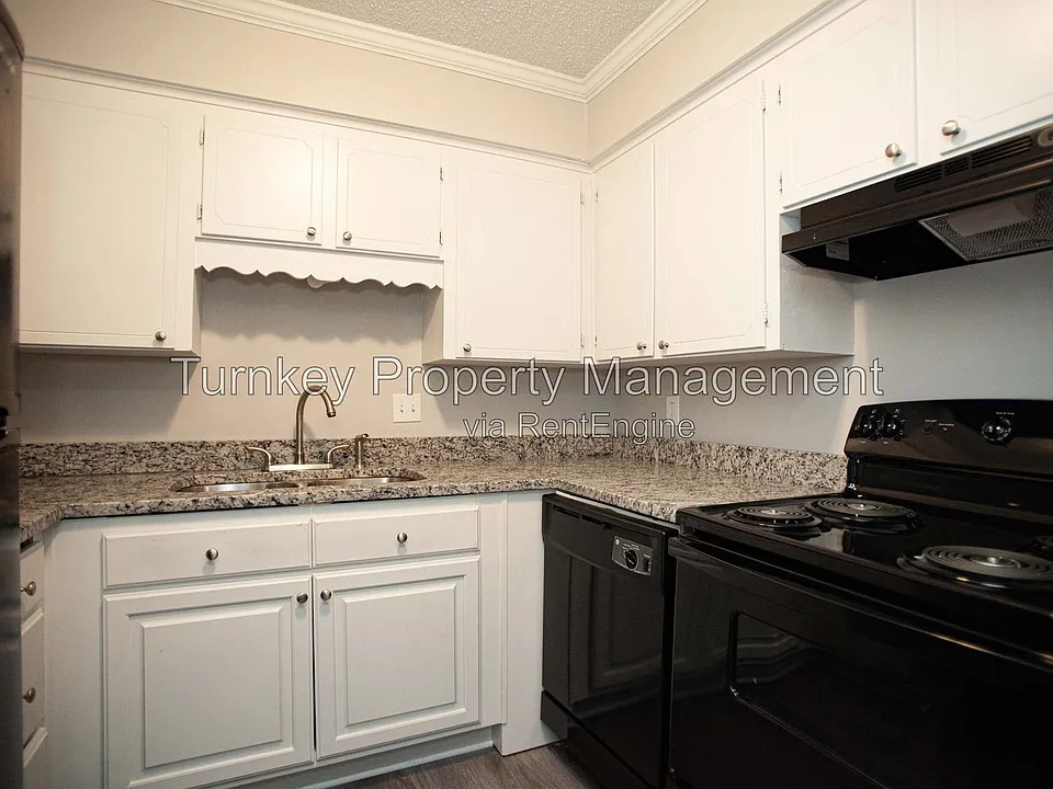 9101 N Rodney Parham Rd #9