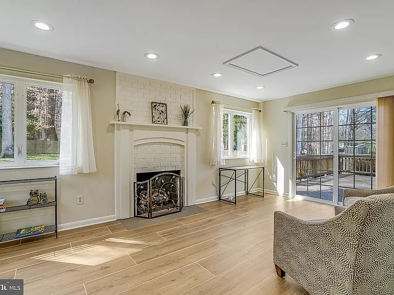 8651 Cromwell Dr — Photo 18
