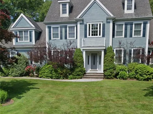 90 Sycamore Ln N, Saunderstown, RI 02874