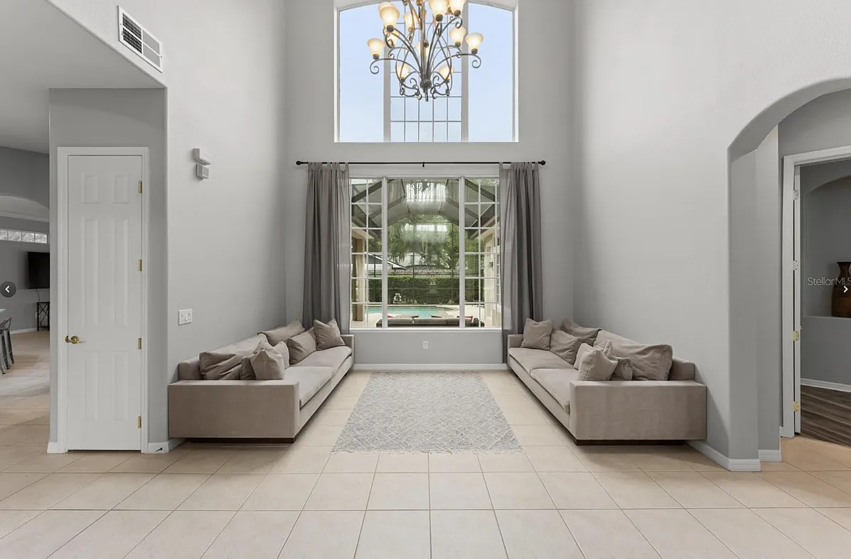 4 bed, 5.0 bath, 5049 sqft, $6,000 — Photo 2