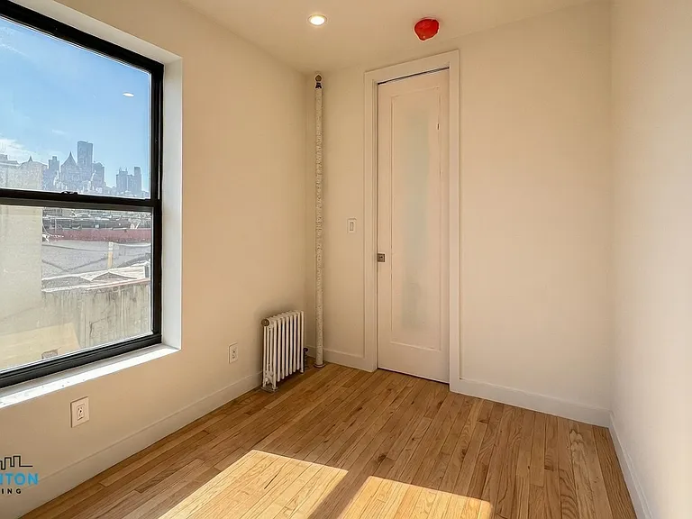 200 Mott St #21 — Photo 11