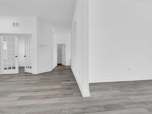 4th image of 3003 27th St SW