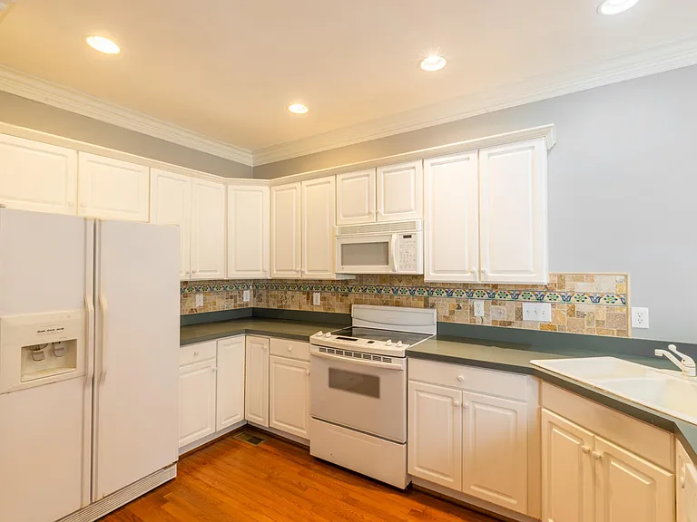 2 Park Village Ct #C — Photo 3