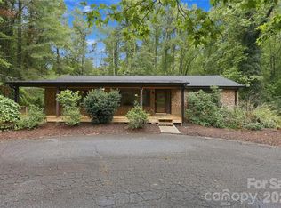 75 Crosswick Ln, Hendersonville, NC 28739