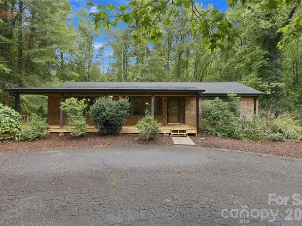 75 Crosswick Ln, Hendersonville, NC 28739
