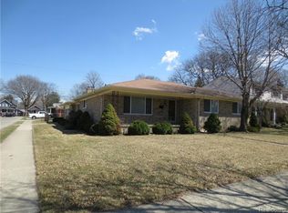 1940 Kinmore St, Dearborn Heights, MI 48127