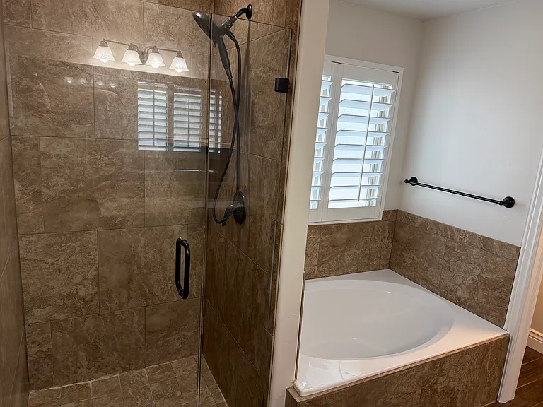 587 N Hills Ct — Photo 13