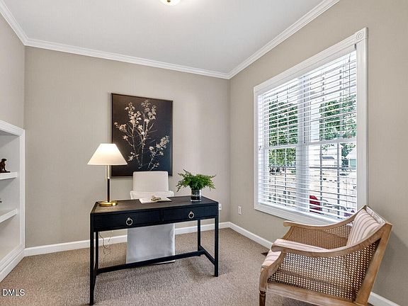 5th image of 1304 Applethorn Dr