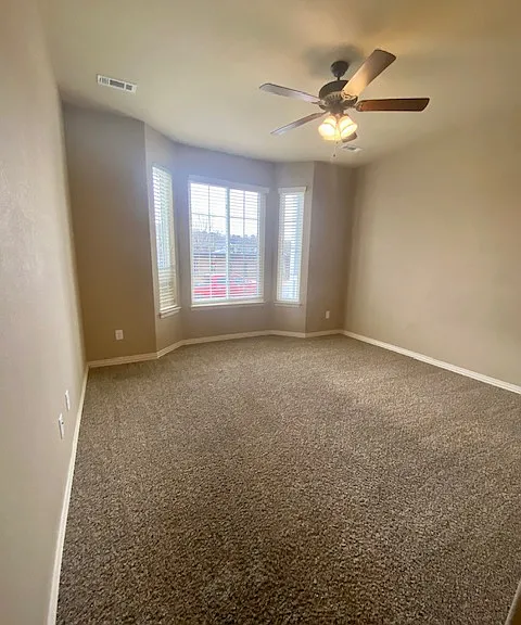 1047 N Leverett Ave — Photo 12